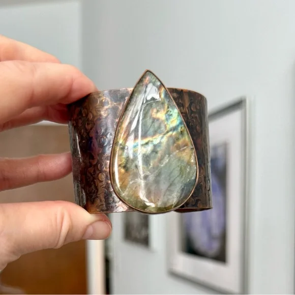Labradorite and Copper Cuff Bracelet - Picture 5 of 9
